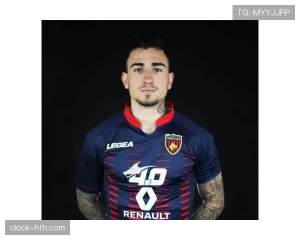 阿森西奥被誉为西班牙足球新星，潜力无限引发多家豪门关注