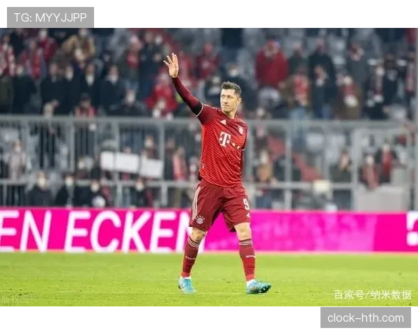 莱万多夫斯基合同到期正式离队,下一站动向备受关注 莱万多夫斯基合同到期正式离队,下一站动向备受关注