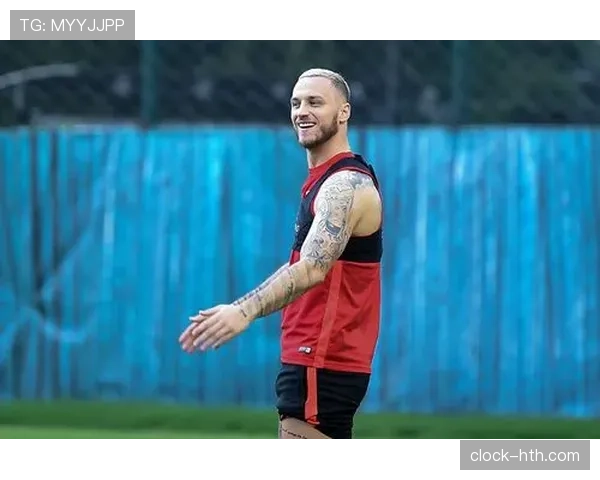 迪巴拉与队友默契协作助力球队复苏,剑指赛场辉煌 迪巴拉与队友默契协作助力球队复苏,剑指赛场辉煌