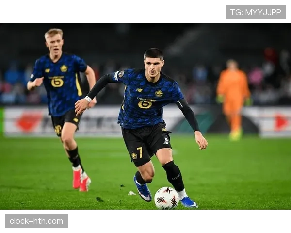 费耶诺德战术调整奏效，强势逆转取胜状态回升