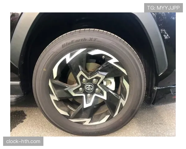 小威衣柜里那双鞋，看得我这双脚都尴尬了...